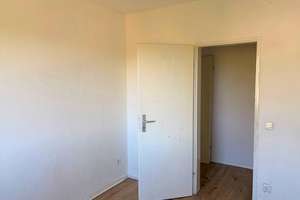 **FRISCH RENOVIERT** Helle 4-Zimmer-Wohnung mit BALKON in Solingen – Jaspersstraße 9, 42719 Wald, Solingen – Vorschaubild 10