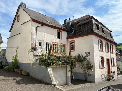 Historisches Zehnthaus mit Wellnessbereich, Garten, Terrasse und Garage in St. Aldegund, nähe Zell