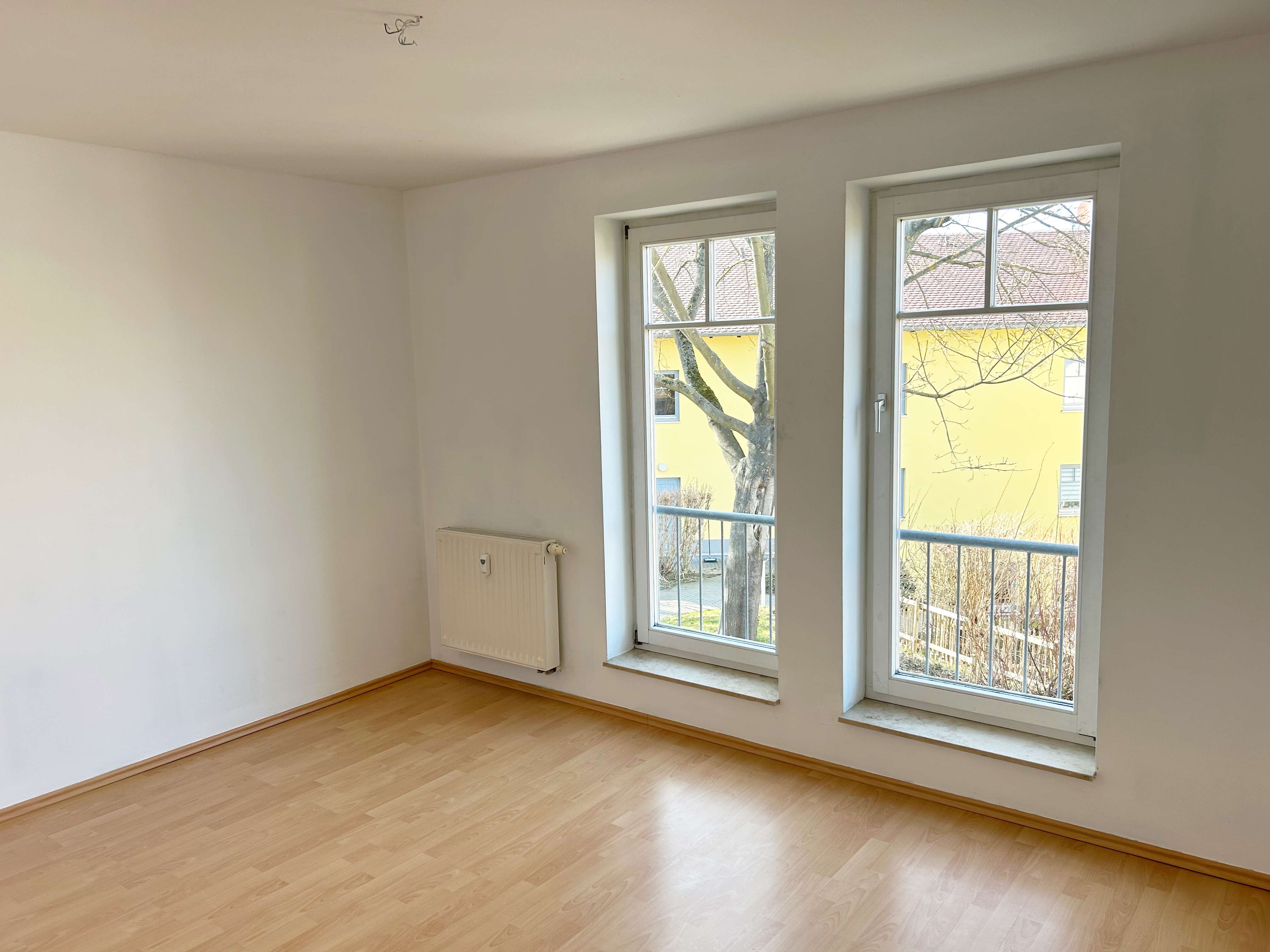 Immobilie in Großschwabhausen - Gepflegte Doppelhaushälfte in Großschwabhausen – Wohnen zwischen Weimar & Jena - Bild 1