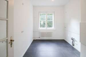 Bezugsfreie 3-Zimmer Wohnung mit Balkon: In grüner und dennoch zentraler Lage von Berlin-Zehlendorf – Die vollständige Adresse der Immobilie erhältst du vom Anbieter., 14169 Zehlendorf, Berlin – Vorschaubild 11