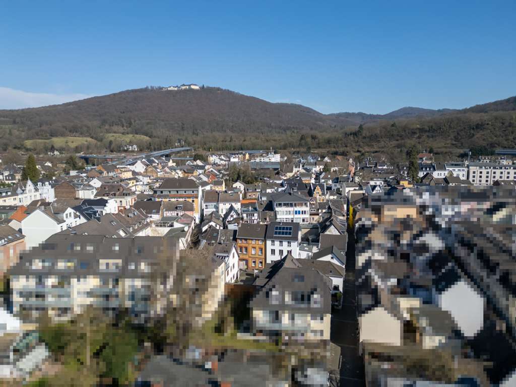 Immobilie in Königswinter - Toplage Rheinpromenadennähe Königswinter! Großzügiges ZFH mit 155 m² Wfl. + ME von ca. 20.000 € p.a. - Bild 3