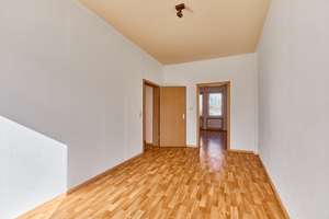 Viel Platz und zahlreiche Möglichkeiten – Wohnhaus mit Entwicklungspotenzial in Geisenheim OT – Die vollständige Adresse der Immobilie erhältst du vom Anbieter., 65366 Geisenheim – Vorschaubild 4
