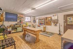 Neue Wärmepumpe! 1-2 Fam.-Haus in bester Wohnlage mit PV-Anlage inkl. Stromspeicher! – Die vollständige Adresse der Immobilie erhältst du vom Anbieter., 84089 Aiglsbach – Vorschaubild 27