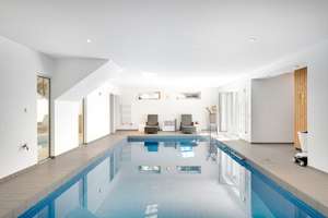 Lichtdurchflutete Traumvilla mit Indoor-Pool und 2 Garagen in ruhiger Lage von Köln-Müngersdorf – Die vollständige Adresse der Immobilie erhältst du vom Anbieter., 50993 Müngersdorf, Köln – Vorschaubild 8