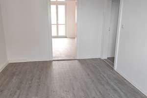 2 Raum Wohnung mit Balkon in Sanierung – 4277 Connewitz, Leipzig – Vorschaubild 2