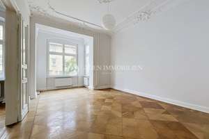 *4-Zimmer-Altbauwohnung mit Balkon, Stuck, Parkett und Einbauküche* – Knesebeckstr. 4, 10623 Charlottenburg, Berlin – Vorschaubild 9