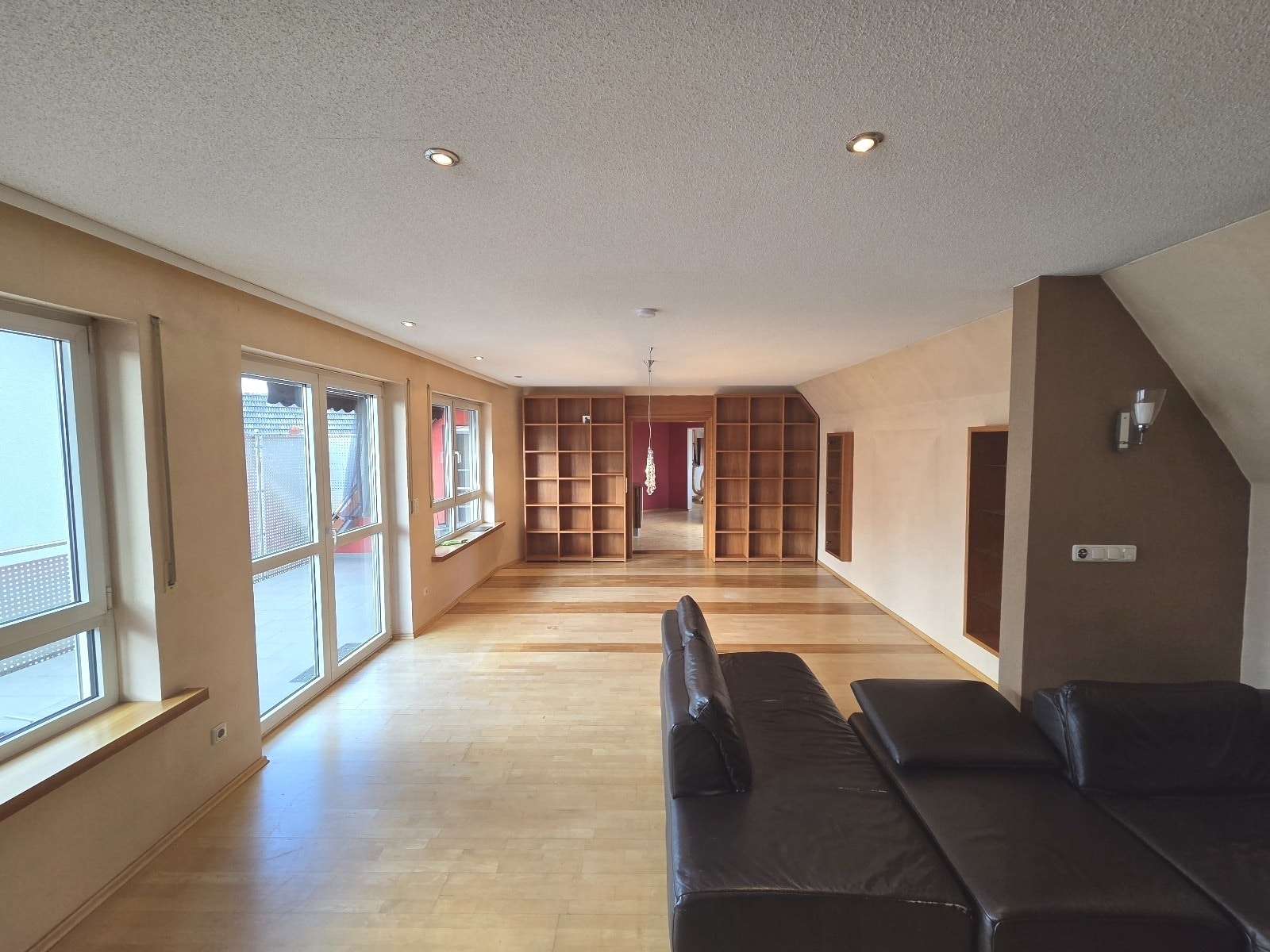 Immobilie in Maroldsweisach - *PREISREDUZIERUNG* Modernisiertes MFH inkl. Gewerbe mit Nebengebäude u. Garagen in zentraler Lage v - Bild 3