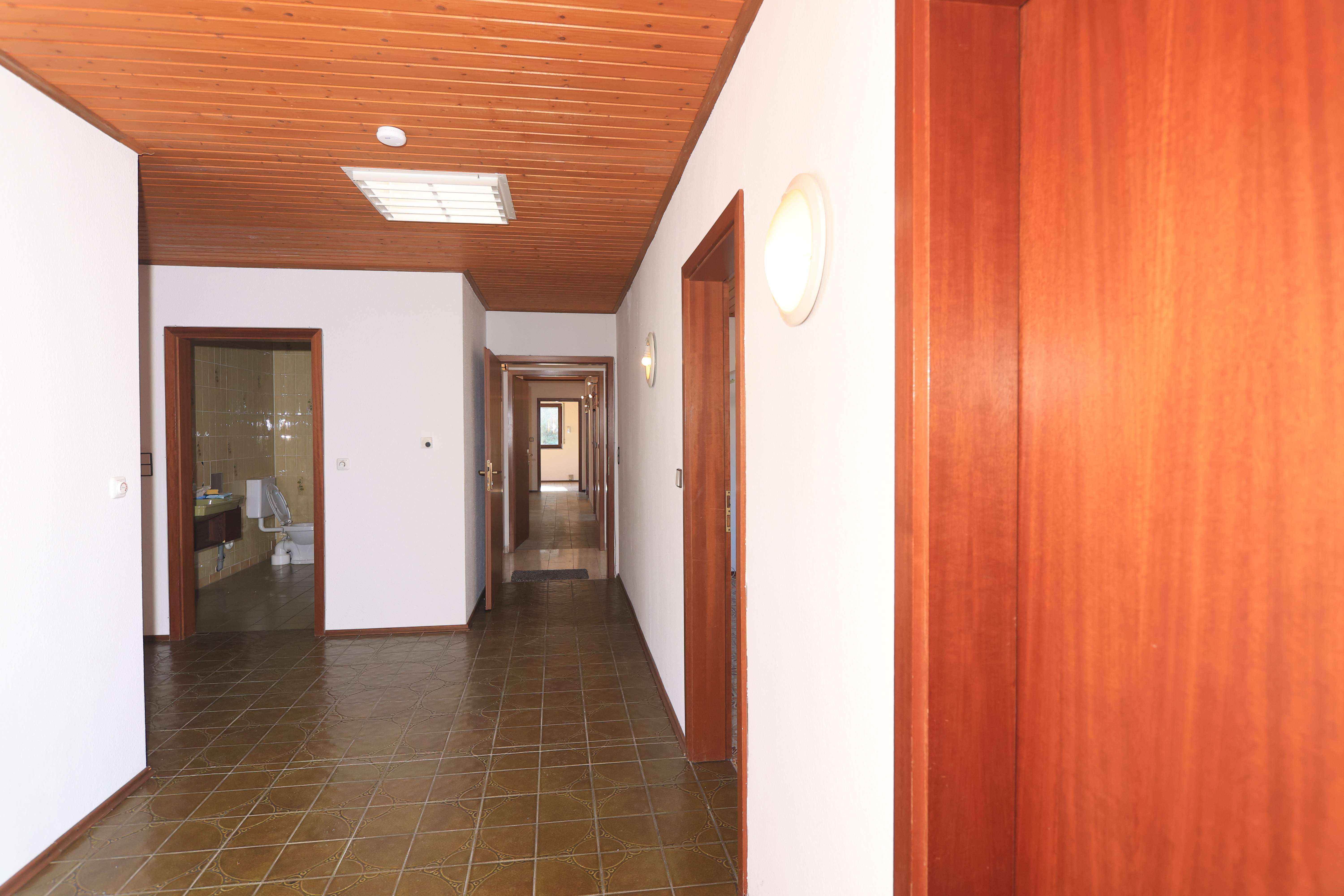 Immobilie in Rimbach - *bezugsfrei* lichtdurchflutet, offener Wohn-Essbereich und toller Schnitt - Wohnen und Arbeiten - Bild 2