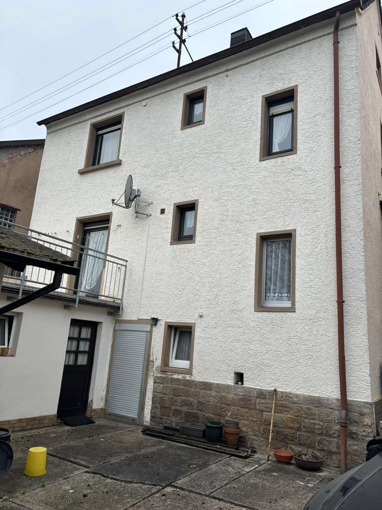 Immobilie in Rieschweiler-Mühlbach - Renovierungsbedürftiges 6-Zimmer Einfamilienhaus mit Garage in Rieschweiler-Mühlbach - Bild 1