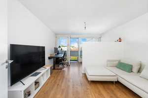 Wunderschön renovierte 1-Zi.-Wohnung direkt am Luitpoldpark, bezugsfrei zum 31.01.2026 – München – Vorschaubild 1