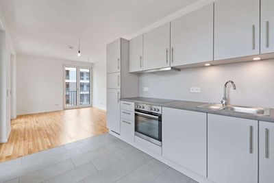 Exklusive 2 Zimmer Wohnung mit Küche - 2 Bedroom Apartment with Kitchen and Balcony
