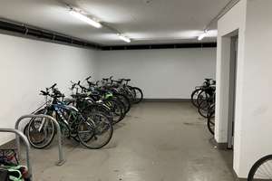 Wunderschöne Dachgeschoss-Neubau-Wohnung mit 2 großen Dachterrassen – Boxhagener Straße 81B, 10245 Friedrichshain, Berlin – Vorschaubild 11