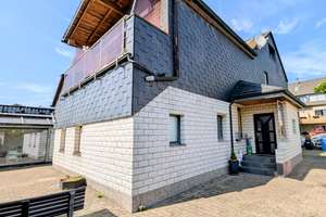 „Hochwertig modernisiertes 3-Familienhaus auf 1.342 m² Grundstück mit positiver Bauvoranfrage“ – Die vollständige Adresse der Immobilie erhältst du vom Anbieter., 45279 Horst, Essen – Vorschaubild 2