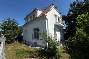 PETS ALLOWED IN FREE STANDING HOUSE! Refurbished in 2021, approx. 200 m², fenced in yard, and garage – 65199 Dotzheim, Wiesbaden – Vorschaubild 24