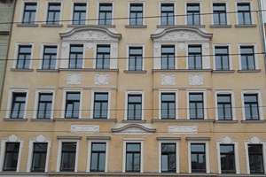 Zweitbezug mit EBK, Stellplatz und Balkon: freundliche 4-Zimmer-Hochparterre-Wohnung in Leipzig