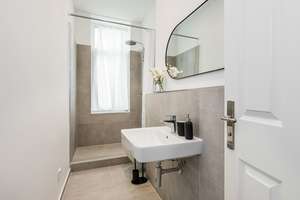 1-bedroom apartment in a prime location of Zehdenicker Str —quiet and centrally located! – Die vollständige Adresse der Immobilie erhältst du vom Anbieter., 10119 Prenzlauer Berg, Berlin – Vorschaubild 8