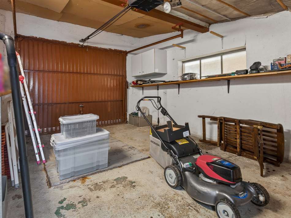 Garage 2