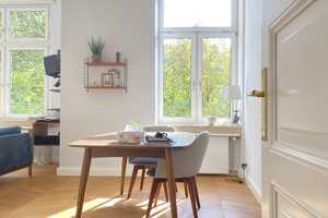 Charmante 3-Zimmer-Altbauwohnung im Zooviertel mit Balkon und Einbauküche – Kühlwetterstraße 38, 40239 Düsseldorf – Vorschaubild 2