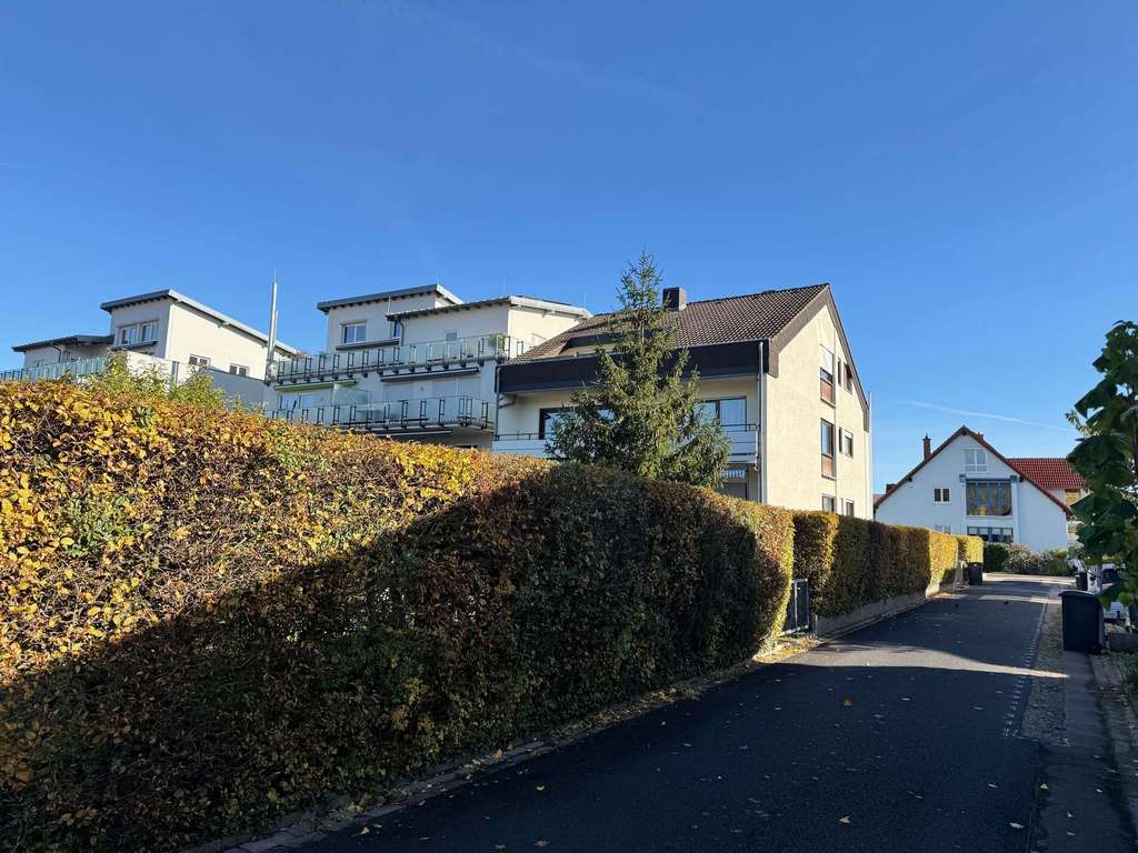 Immobilie in Deidesheim - Seltene Gelegenheit in Deidesheim – hochwertiges Mehrfamilienhaus mit traumhafter Aussicht - Bild 1