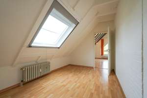 Kaiserswerth: Traumhafte 4-Zimmer-Maisonettewohnung mit 2 Bädern, Terrasse und Garage! – Die vollständige Adresse der Immobilie erhältst du vom Anbieter., 40489 Kaiserswerth, Düsseldorf – Vorschaubild 9