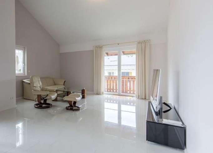 Immobilie in Bad Wiessee - Bad Wiessee - Ein Katzensprung von der Uferpromenade - Exklusive Dachgeschosswohnung - Bild 1