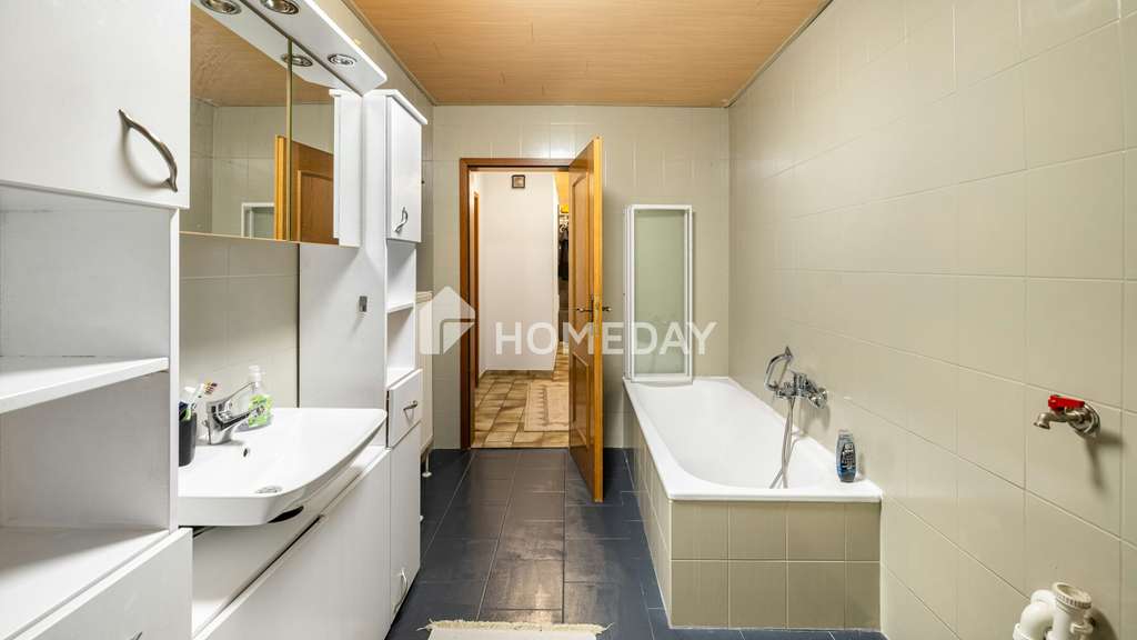 Immobilie in Dingolfing - Charmantes Ensemble aus Haupthaus & Anbau in gefragter Lage von Dingolfing
 - Bild 3