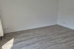 Altersgerechte komplett sanierte Wohnung mit Balkon und Aufzug in Zentraler Lage – Teichstraße 4, 42277 Wuppertal – Vorschaubild 3