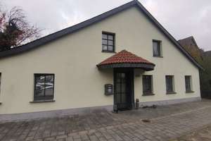 Gut gelegenes Einfamilienhaus für handwerklich begabte