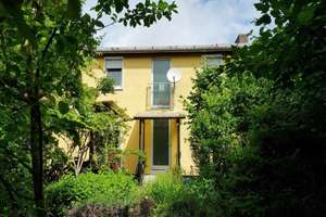 Gepflegtes Reihenmittelhaus mit eingewachsenem Garten am Frankfurter Berg - Erbbaurecht 