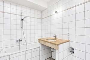 Lichtdurchflutetes Wohngefühl mit Südbalkon – stilvoll renoviertes 2-Zimmer-Apartment! Aufzug! – Herbststraße 14, 13409 Reinickendorf (Ortsteil), Berlin – Vorschaubild 6