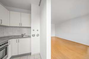 Charmante 2-Zimmer-Wohnung mit Westbalkon & Blick zum Olympiaturm 
 – Die vollständige Adresse der Immobilie erhältst du vom Anbieter., 80797 Schwere-Reiter-Straße, München – Vorschaubild 3