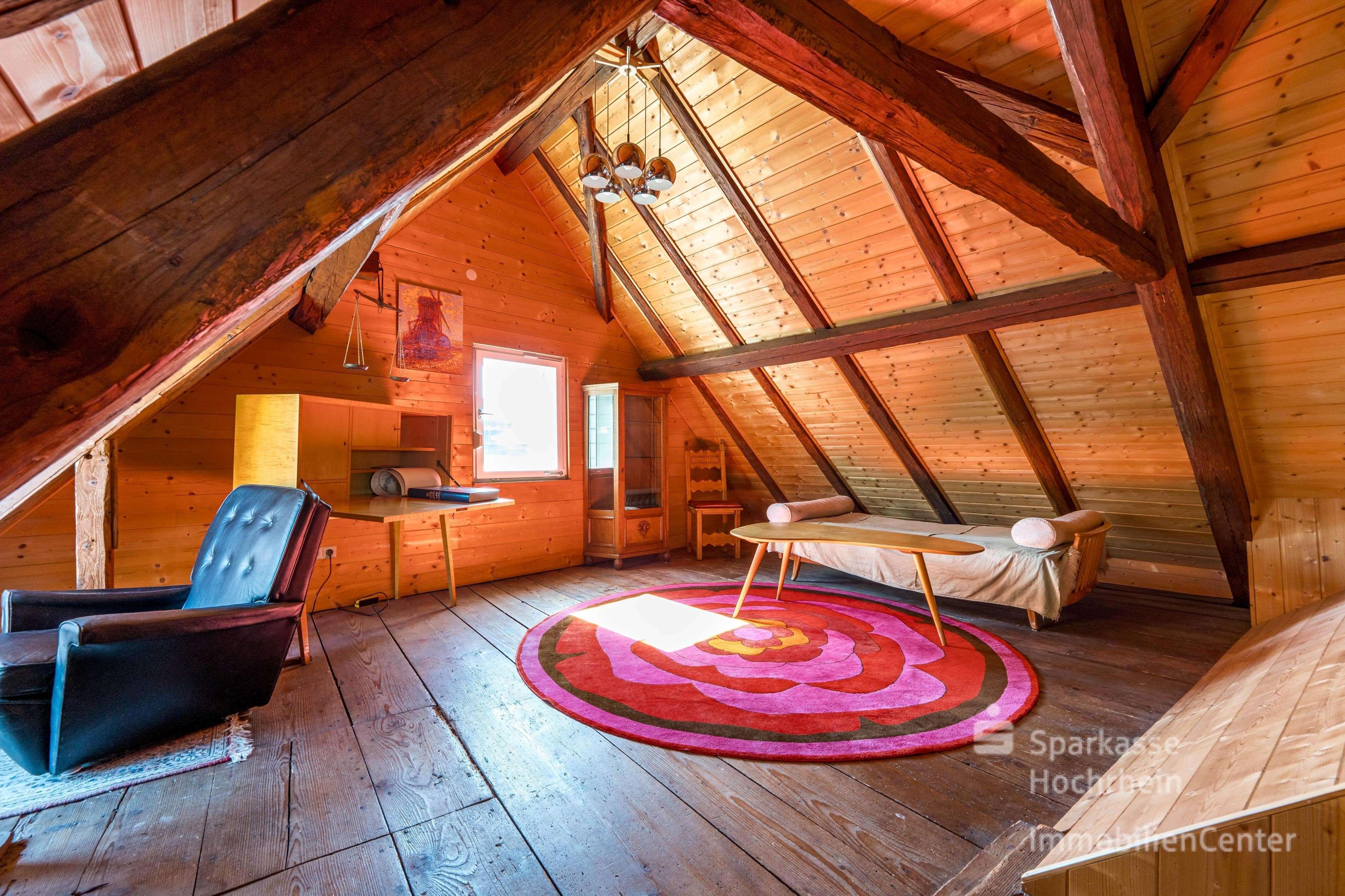 Immobilie in Görwihl - Ein-/Zweifamilienhaus mit Villencharakter und pflegeleichter Außenanlage - Bild 2