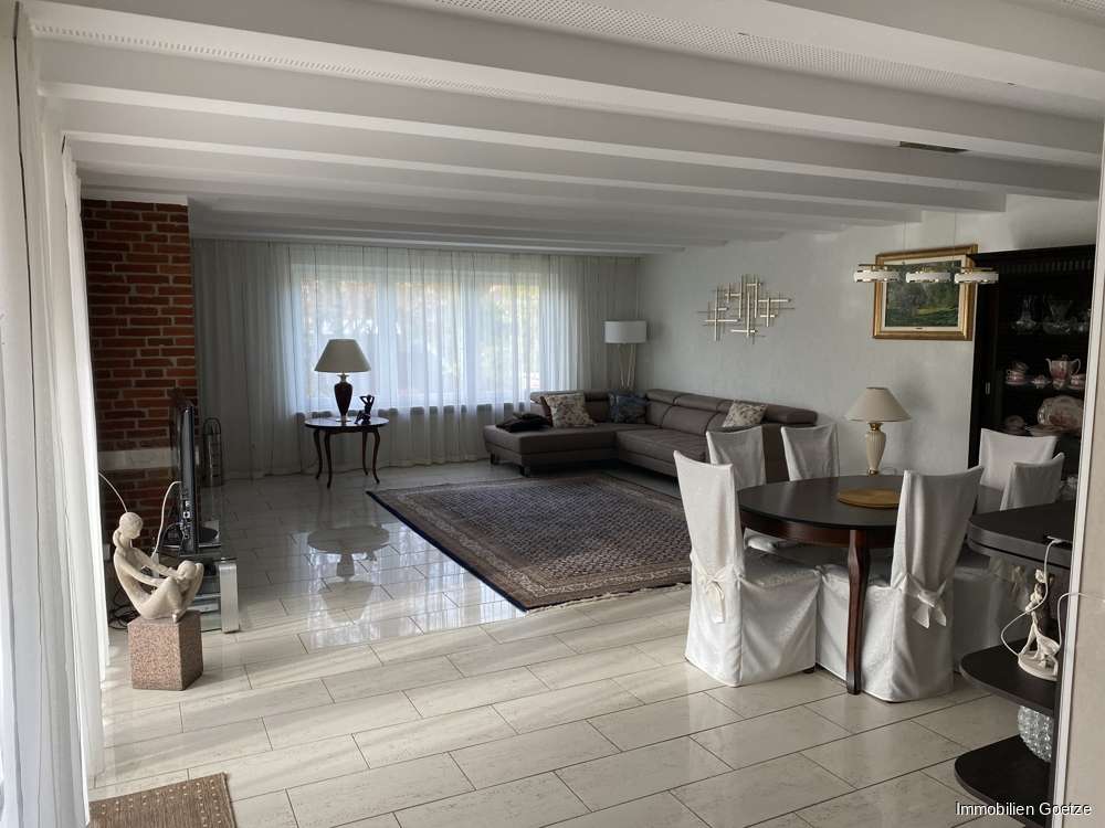 Immobilie in Cremlingen - Schönes Einfamilienhaus mit viel Platz - Bild 2