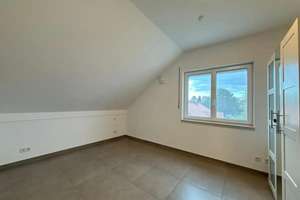 Hochwertige und neuwertige 2-Zimmer-Dachgeschosswohnung mit Einbauküche – Die vollständige Adresse der Immobilie erhältst du vom Anbieter., 85051 Südwest, Ingolstadt – Vorschaubild 2