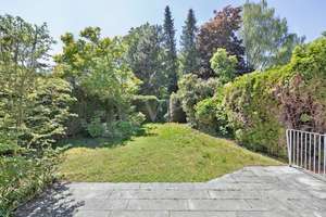 Sonne, Raum und Rückzug – stilvolle Doppelhaushälfte mit Südwest-Garten – Die vollständige Adresse der Immobilie erhältst du vom Anbieter., 80999 Untermenzing, München – Vorschaubild 12
