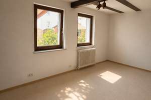 Viel Raum für Ihre Wohnideen – charmantes Haus mit zwei Wohneinheiten in Frankfurt-Harheim – 60437 Harheim, Frankfurt am Main – Vorschaubild 10