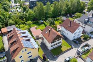 Zwei- bis Drei-Familienhaus! Schöne Lage und großer Garten – Die vollständige Adresse der Immobilie erhältst du vom Anbieter., 85356 Freising – Vorschaubild 4
