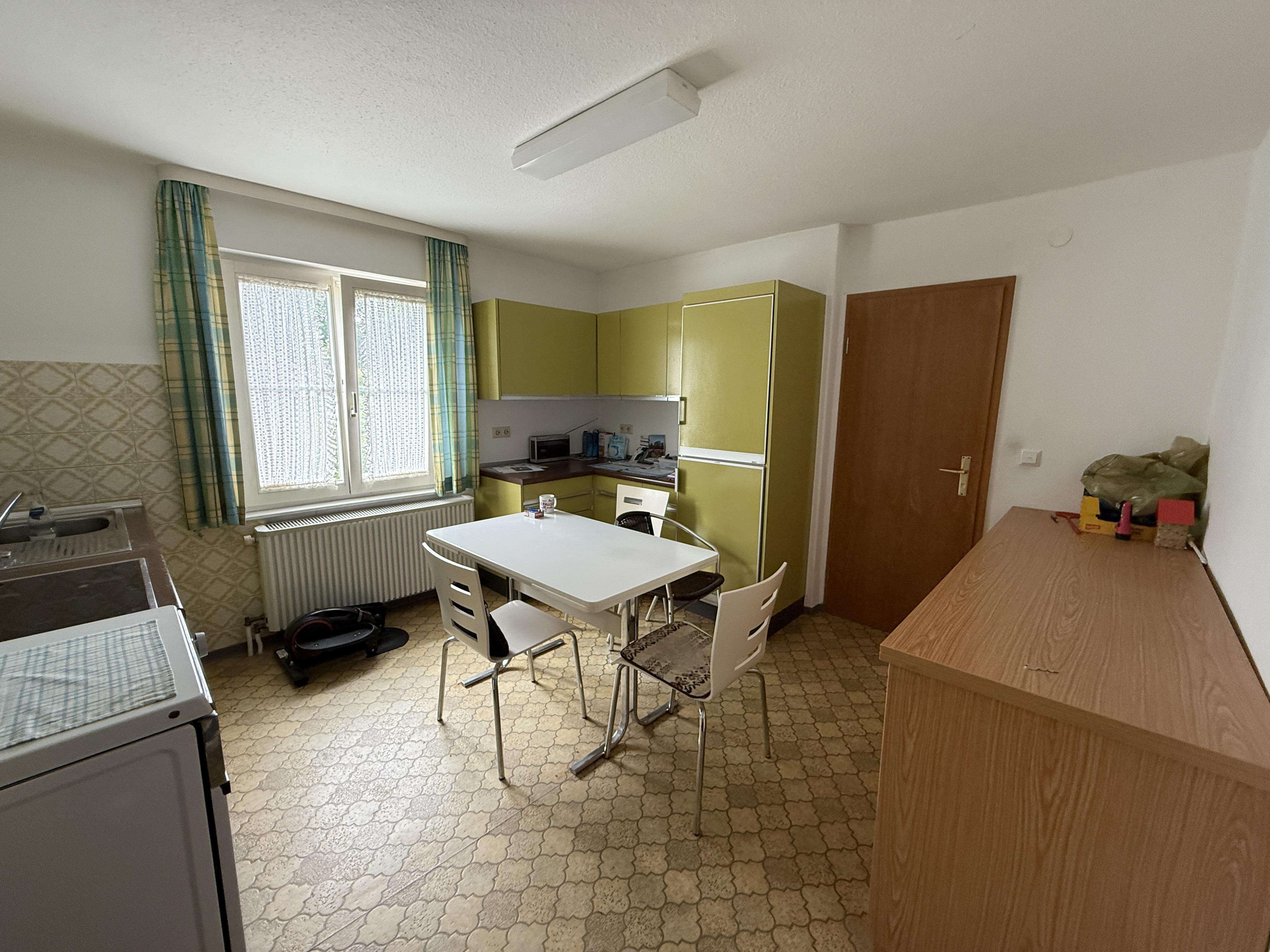 Immobilie in Schiltach - Charmantes Einfamilienhaus mit Potenzial in  naturnaher, idyllischer Hanglage von Schiltach - Bild 2