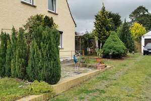 Doppelhaushälfte mit großem Garten und renoviertem Keller in Ludwigsfelde