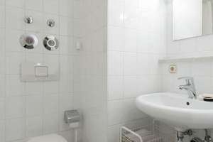 Möbliertes Terrassen-Apartment in ruhiger Wohnanlage – Liebigstr. 20 A, 80538 Lehel, München – Vorschaubild 7
