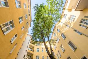 Charmante Jugendstilwohnung in Ku'damm-Nähe, 95 qm - als Kapitalanlage, Verkauf mit Wohnungsrecht