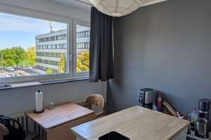 Schöne,  helle, ruhige Dachgeschoßwohnung mit großer Wohnküche an Single – Euskirchenerstrasse 82, 53121 Endenich, Bonn – Vorschaubild 3