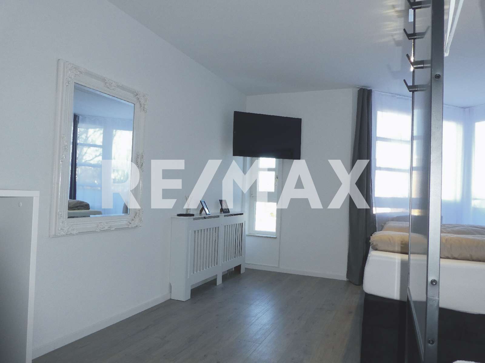 Immobilie in Donaueschingen - RE/MAX-App. Nr.1: Stilvoll renoviertes 1-Zi.-Appartement* möbliert* mit Stellplatz in zentraler Lage - Bild 1