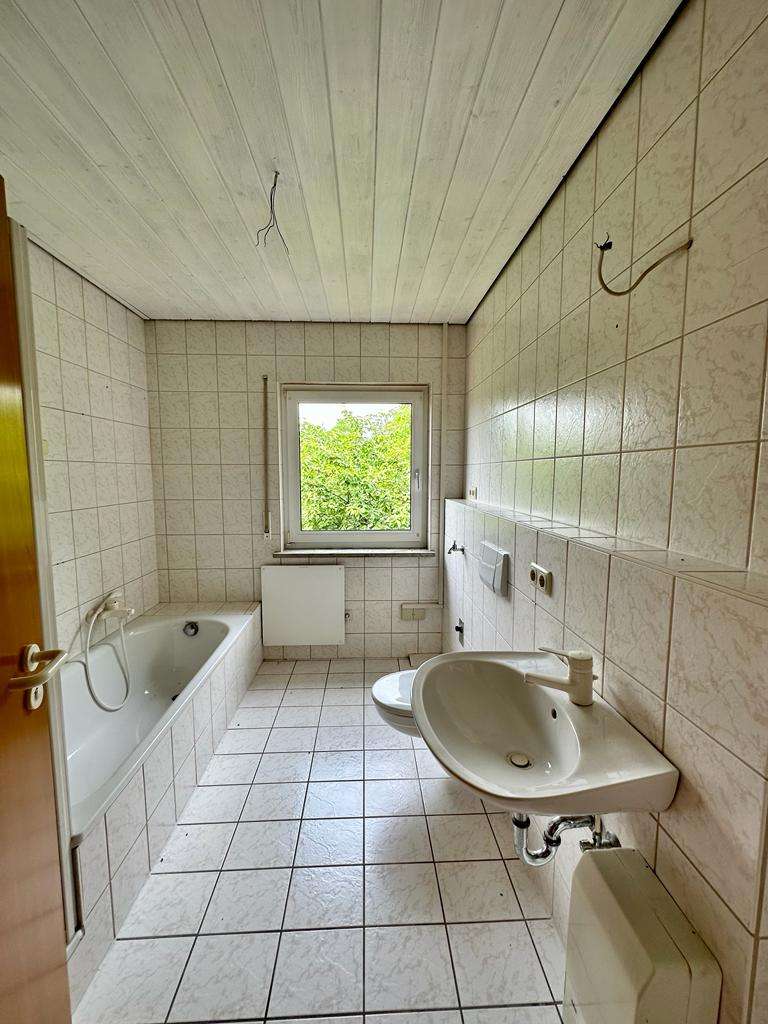 Immobilie in Ködnitz - Unverbaubarer Panoramablick!
Großzügige 4-Zimmer-Wohnung im Dachgeschoss vor den Toren Kulmbachs - Bild 0