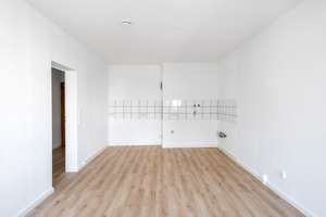 Ruhige 2-Zimmer-Wohnung mit Blick ins Grüne in zentraler Lage – Die vollständige Adresse der Immobilie erhältst du vom Anbieter., 10179 Mitte (Ortsteil), Berlin – Vorschaubild 3