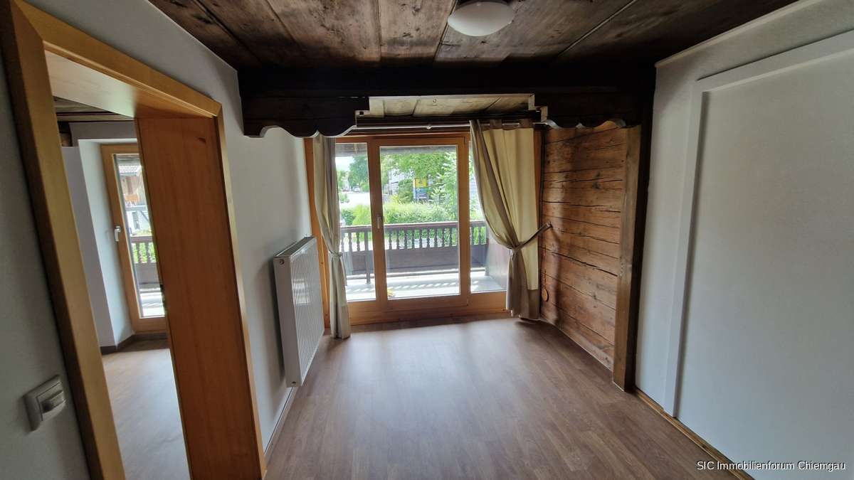 Immobilie in Obing - Ehemaliges Bauernhaus in zentraler Wohnlage mit 2 großen Wohnungen in Obing am See! - Bild 0