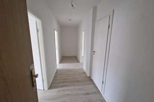 **JETZT EINZIEHEN**3-Zimmer-Wohnung // Balkon // 3.OG // Bad mit Wanne // ab sofort – Ringstraße 89, 4209 Grünau-Mitte, Leipzig – Vorschaubild 2