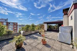 Maisonettewohnung mit Hauscharakter – Wohnen auf zwei Ebenen mit Balkon und Dachterrasse