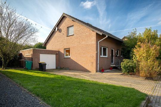 https://pictures.immobilienscout24.de/listings/d80f0cf7-b252-4061-93dc-76e195f87131-1859662046.jpg/ORIG/resize/540x540%3E/format/jpg/quality/80