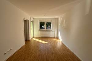 Moderne 2-Zimmer-Wohnung mit Balkon in Schweinau zu vermieten 